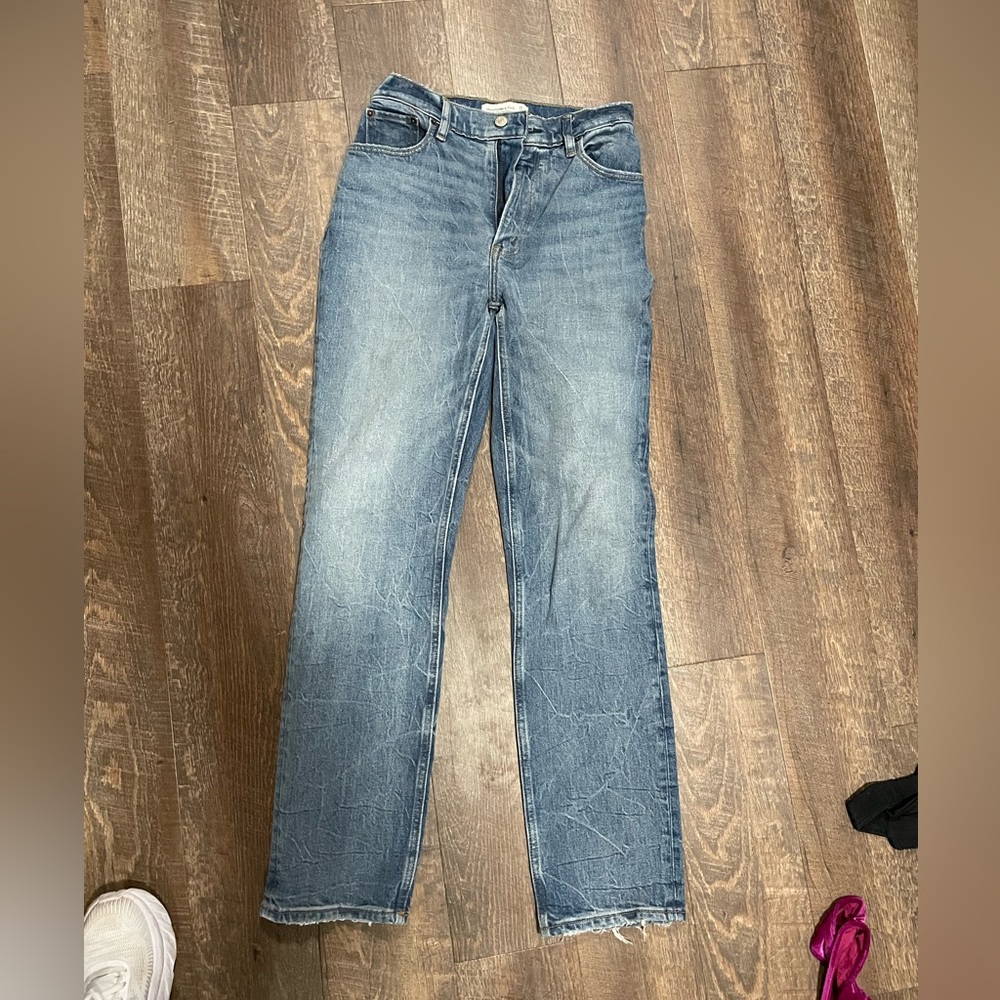 Abercrombie The 90’s straight ultra high rise jean size 25/ 0 Regular